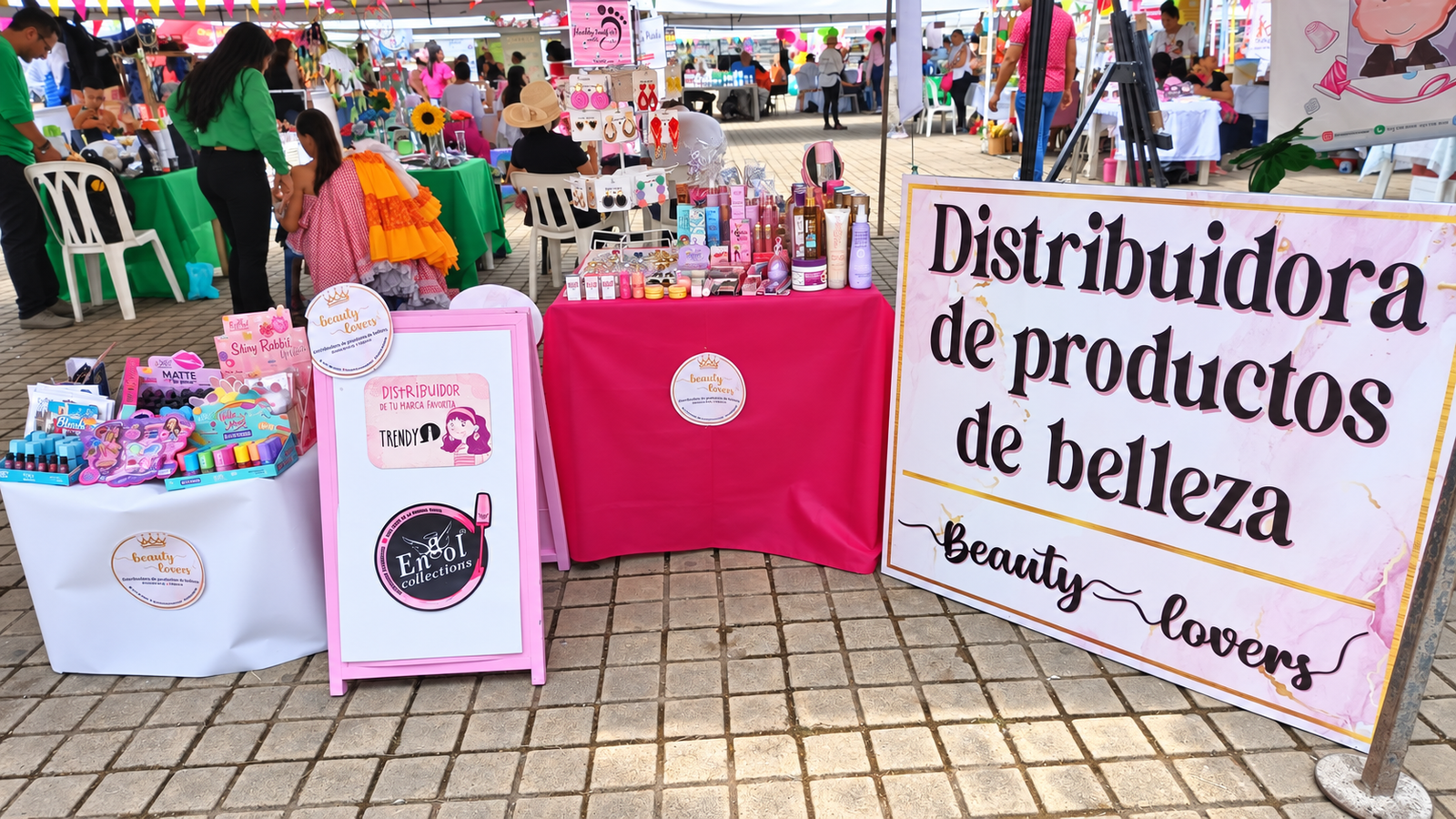 Exhibición de cosméticos y accesorios